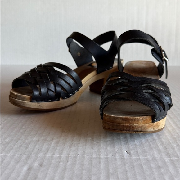 Swedish Hasbeens Black Woven Sandal Clogs - Picture 6 of 15
